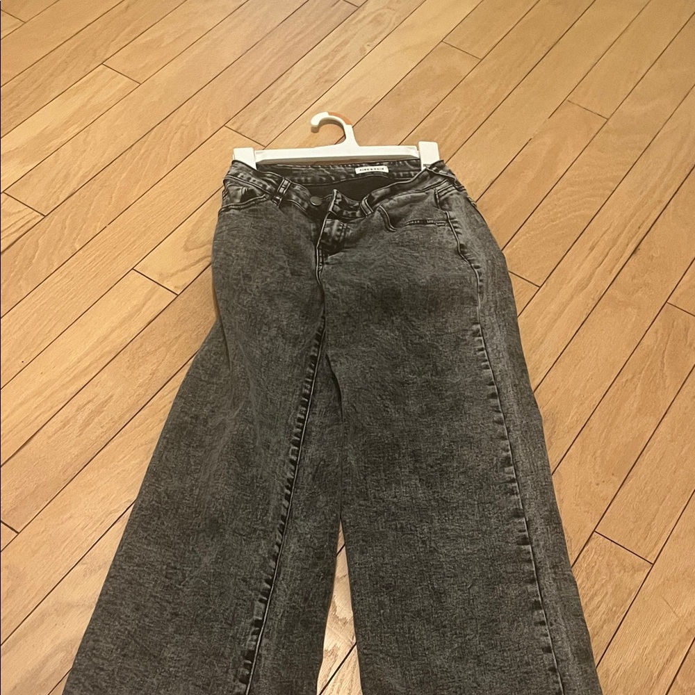 Charcoal Wide-Leg Jeans for Women